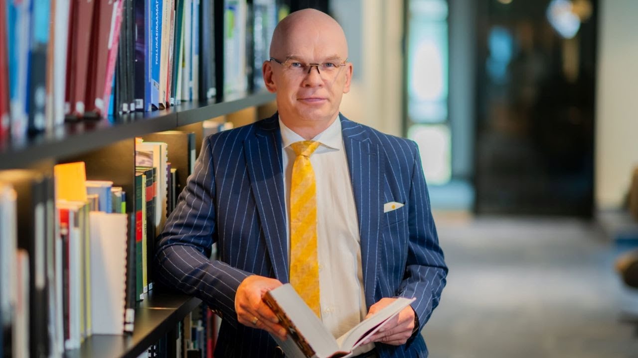 RAAMATUSOOVITUS I Allar Jõks: kui inimesed ei võta seaduseid tõsiselt, on ohus ka riigi usaldusväärsus