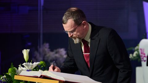 TalTechi aasta parim teadlane aitab murda plastisõltuvust, aasta noorteadlane muudab elektrisüsteemid targemaks