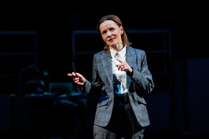 Vanemuise uus lavastus vaatleb äri- ja akadeemilise maailma vastasseisu