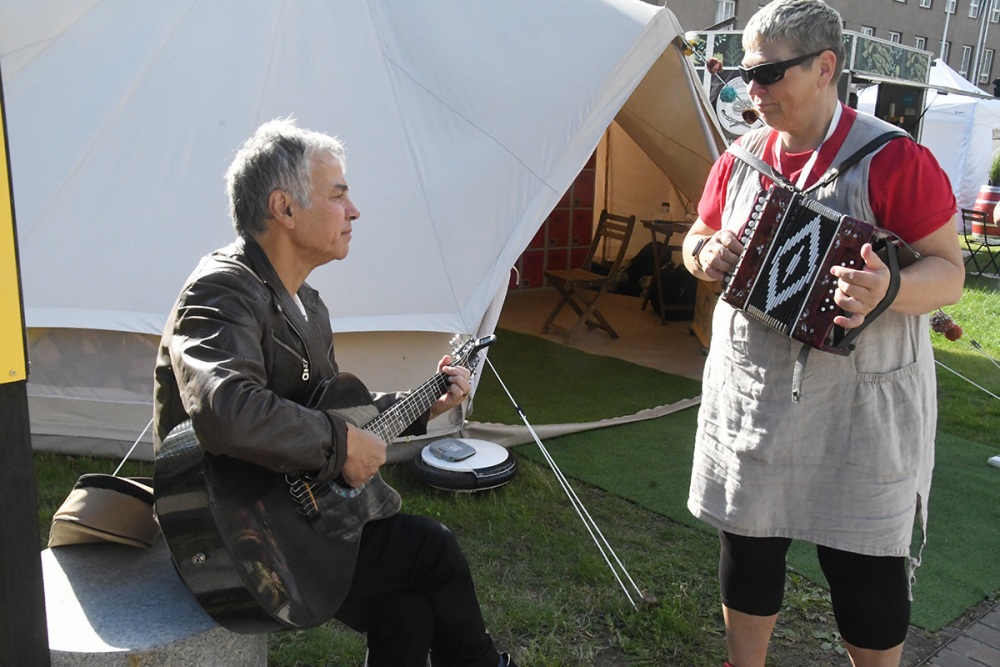 Viljandi pärimusmuusika festivalile saabuvad esinejad Atlandi ookeani saartelt ning teiselt poolt ekvaatorit