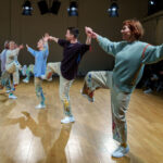 Tantsulavastus “Mis sul viga on?” otsib noorte ärevuse põhjuseid