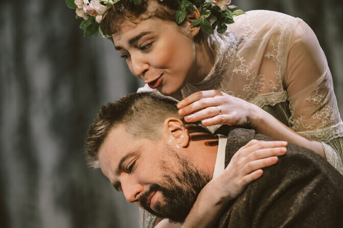 Arvustus. “Väikeses häärberis”: laibakesed libedal jääl