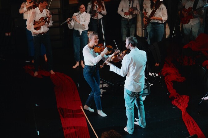 Eestis annab kontserte Berliini improviseeriv sümfooniaorkester Stegreif