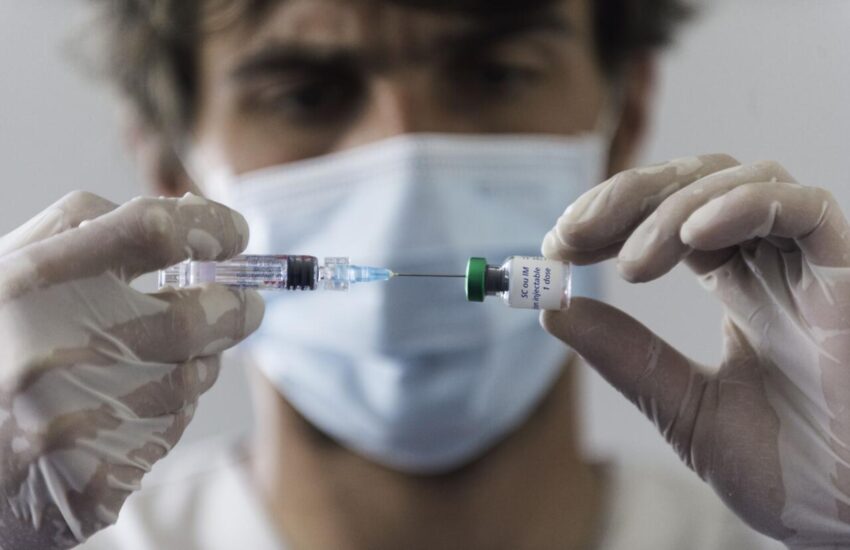 Fauci nõunik anti kohtu alla – covidi asi haiseb