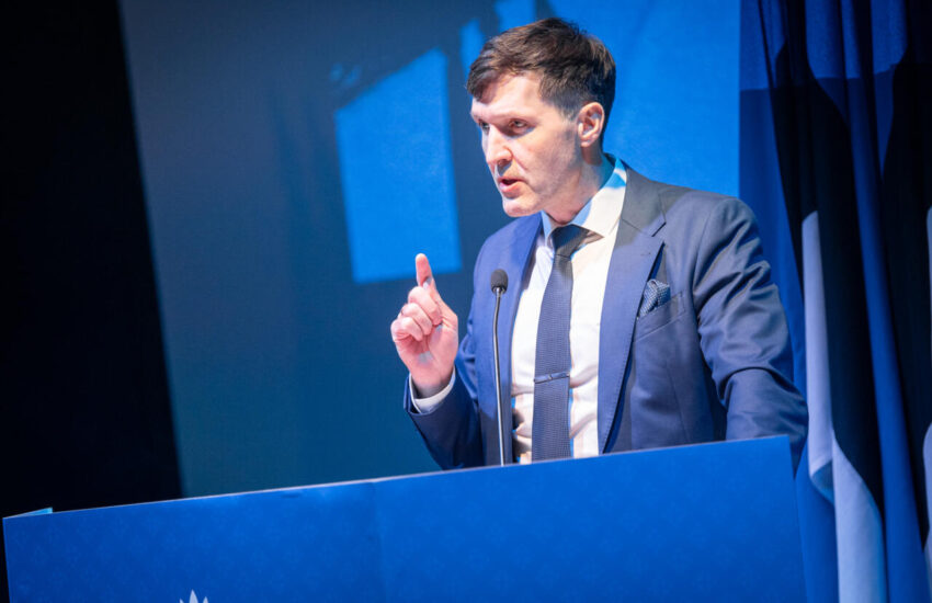 Martin Helme tõuseb peaministriuuringus, Reinsalu tuleb selg ees vastu