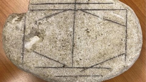 Tehisaru lahendas aastakümneid vana mõistatuse: saadi teada, kuidas mängiti salapärast Rooma lauamängu