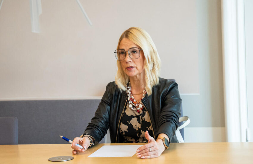Helle-Moonika Helme peaministrile: te tulete inimestele nende oma raha eest kosja!