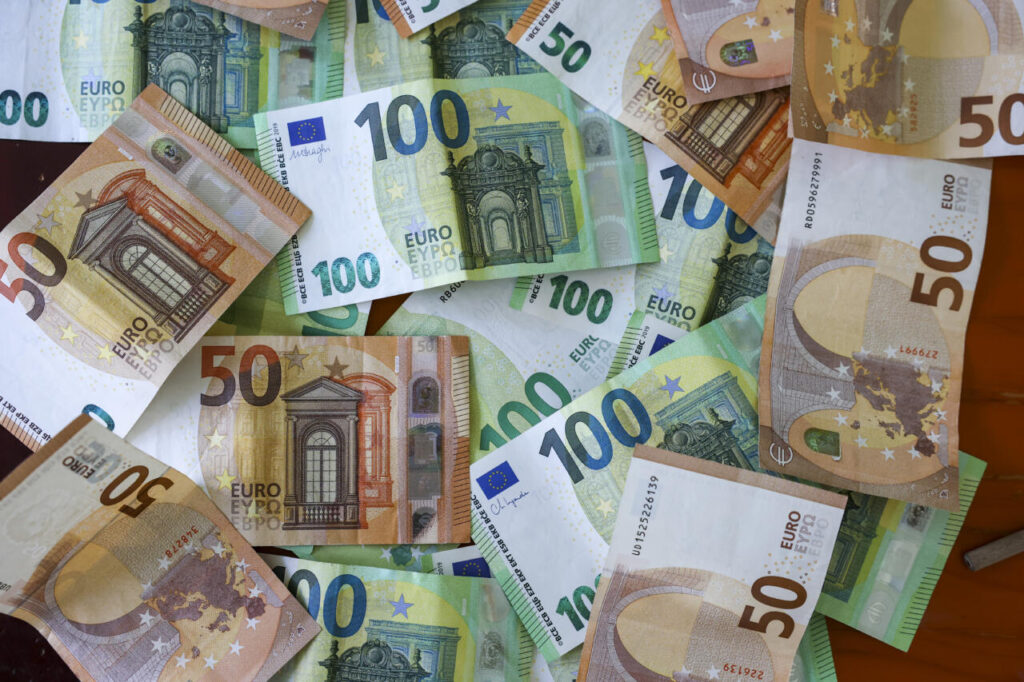 Riigikaitseraha kaob Reformierakonna toiduahela rotiaukudesse
