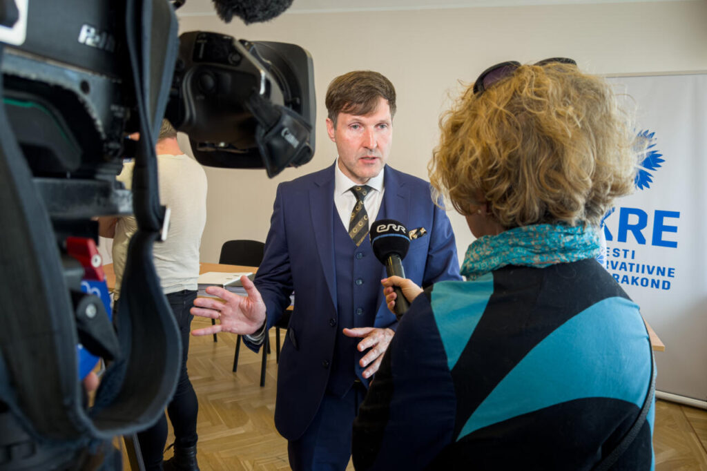 Martin Helme: “Naiste ajateenistuse asemel tuleks ühiskonnas arutada, kuidas Eestis rohkem lapsi sünniks”