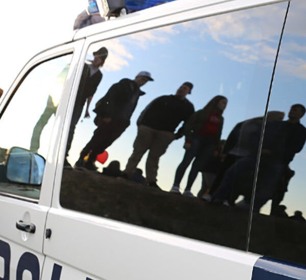 Meedia: alaealised poisid kiusavad Soomes inimesi
