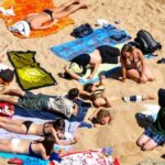 Lugeja küsib: milline riietus kaitseb kuuma suvepäikese eest?