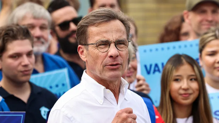 Rootsi peaminister Ulf Kristersson kampaaniaüritusel Malmös. Valitsusjuhi sõnul pole Venemaa mõjutuskampaania Rootsi ja isiklikult tema aadressil kuigi üllatav, sest Kremli sihikul on Ukraina toetajad.